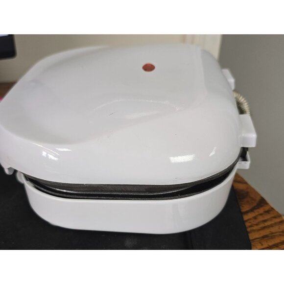 Continental Electric White Sandwich Press & Grill With Nonstick Plates - Picture 4 of 6